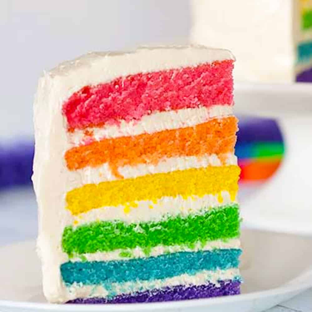 Rainbow cake dégradé à la mousse de poire et amandes façon