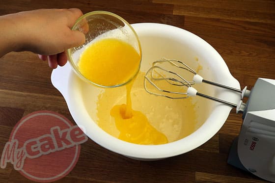 Gâteau Magique - Ajouter le beurre fondu
